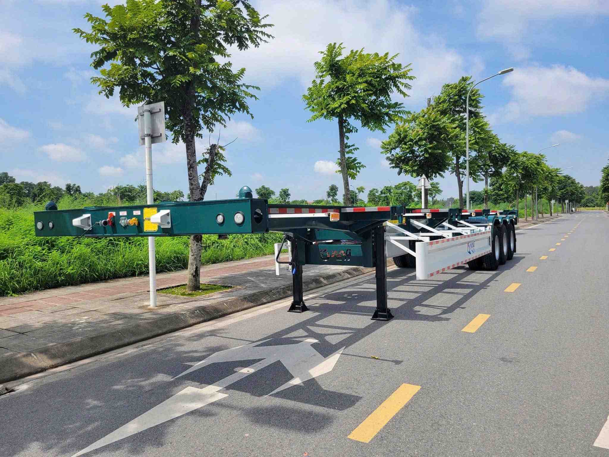 Sơ Mi Rơ Mooc Xương Phẳng Yunli 14m 45 FT Mới Nhất